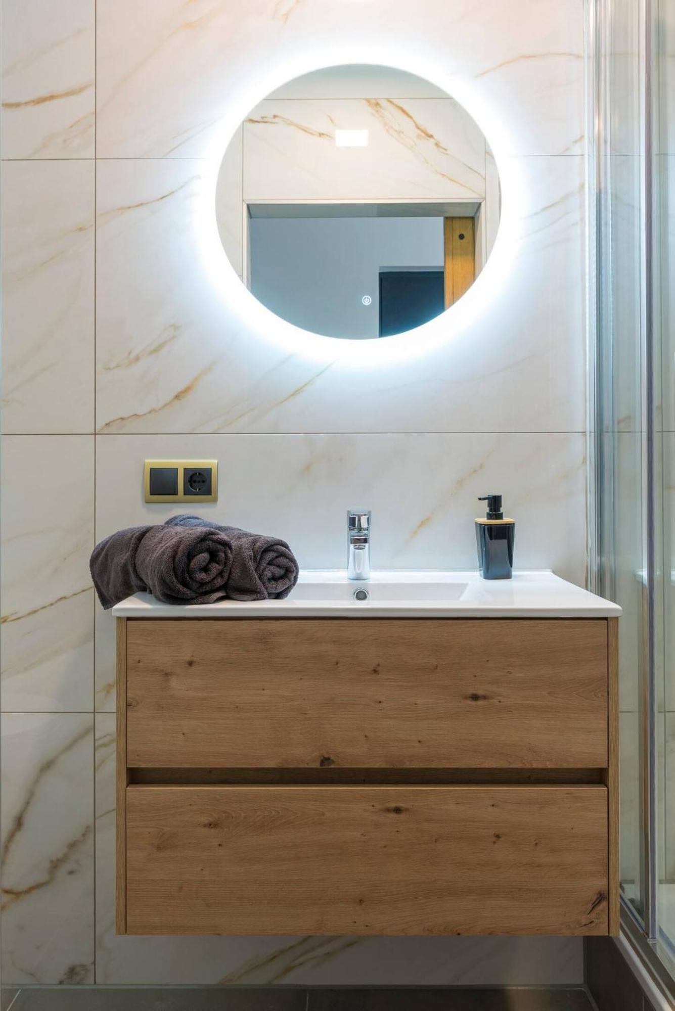 Hotspot Location, Wifi, Bed En Koffie Harmony Apartman Tilburg Kültér fotó