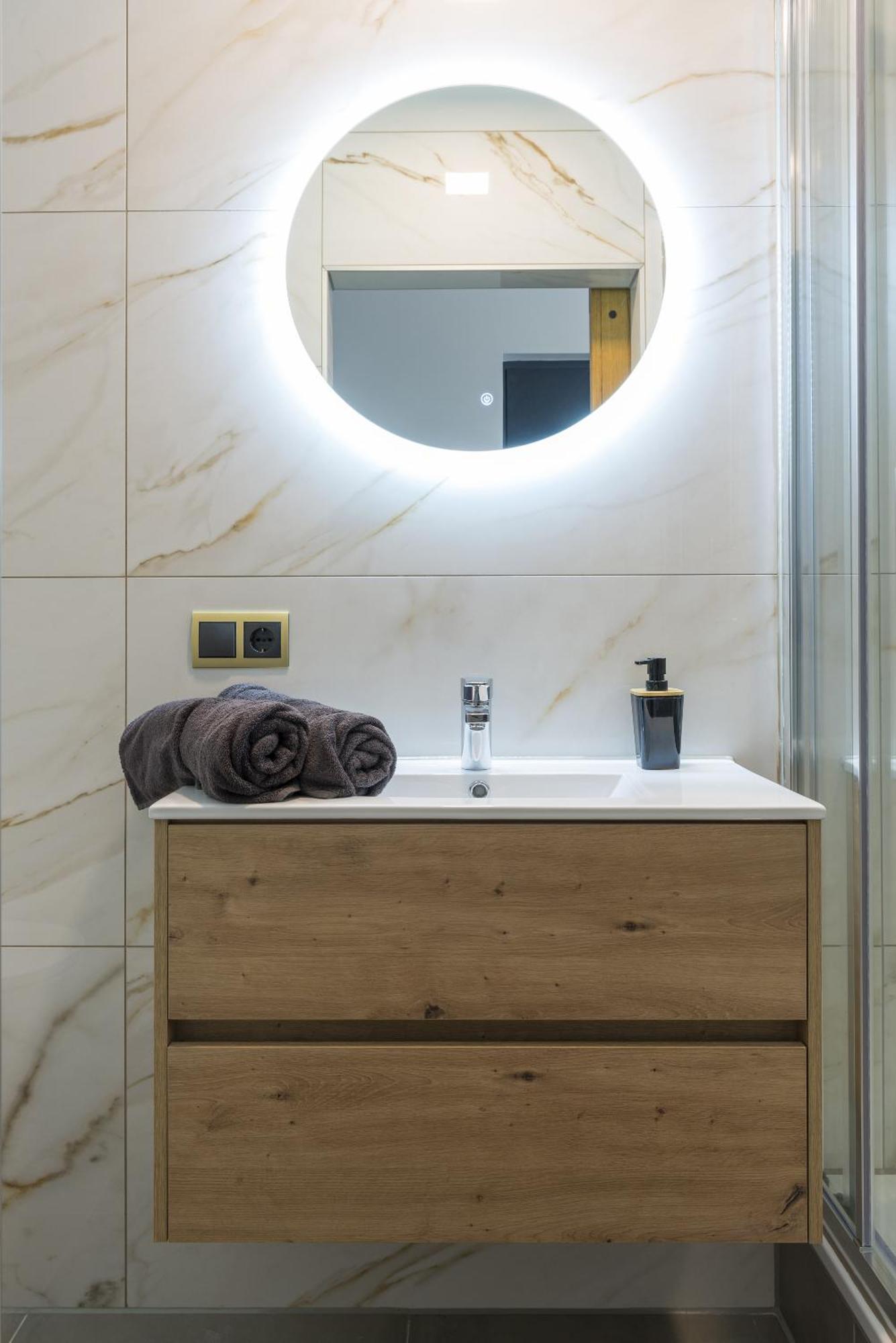 Hotspot Location, Wifi, Bed En Koffie Harmony Apartman Tilburg Kültér fotó